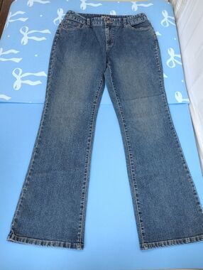 Style & Co Women's Boot Cut Mid Rise Jeans Size 10